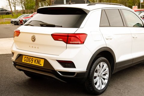 Volkswagen T-Roc SE TSI 8