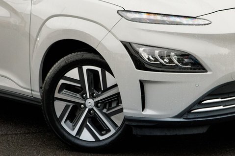 Hyundai KONA ULTIMATE 12