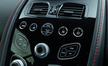 Aston Martin V12 Vantage s 20
