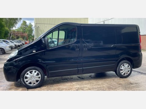 Renault Trafic 2.0 TD dCi SL27 Sport Panel Van 4dr Diesel Manual L1 H1 (214 g/km, 115 bhp) 17