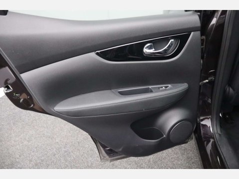 Nissan Qashqai 1.3 Qashqai N-Connecta DiG-T 5dr 48