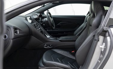 Aston Martin DBS Superleggera 13