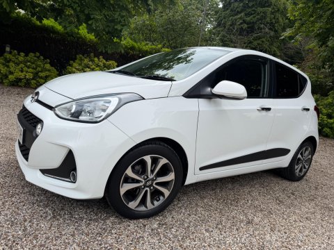 Hyundai i10 1.2 Premium SE Euro 6 5dr 3