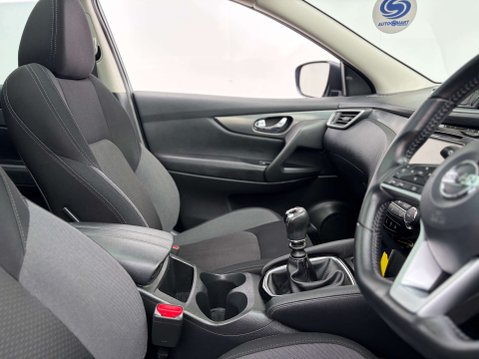 Nissan Qashqai 1.3 Qashqai N-Connecta DiG-T 5dr 16
