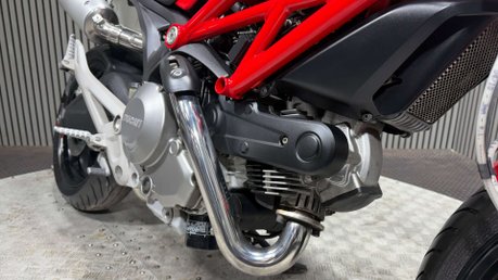Ducati Monster 696 2011 ONLY 5K SERVICED WARRANTY 696CC LONG MOT VERY CLEAN NAKED 31