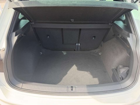 Volkswagen Tiguan 1.5 Tiguan R-Line TSi Semi-Auto 5dr 17