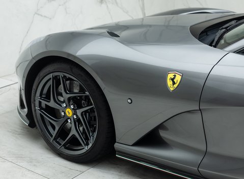 Ferrari 812 Superfast 34