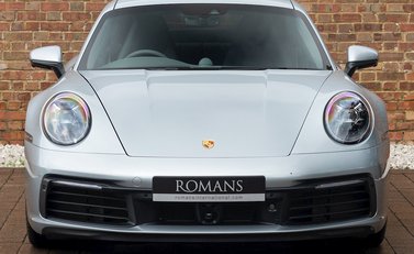 Porsche 911 Carrera S (992) 4