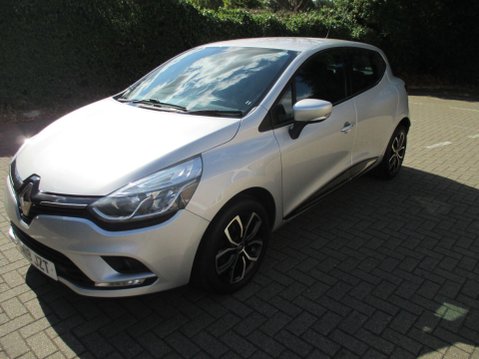 Renault Clio 0.9 TCe Play Euro 6 (s/s) 5dr 2