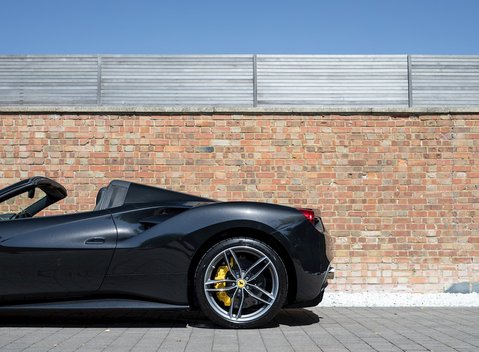 Ferrari 488 Spider 29