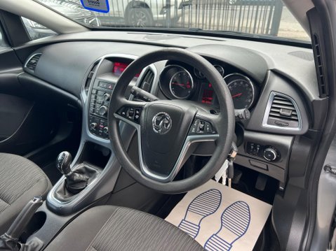 Vauxhall Astra 1.4 16v Exclusiv Euro 5 5dr 17