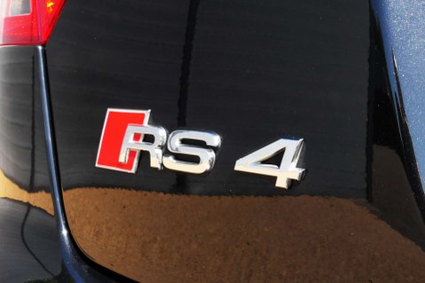 Audi A4 4.2 RS 4 Quattro 4WD 5dr 17