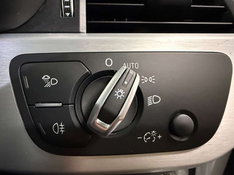 Audi A4 2.0 A4 S Line 35 TFSI Semi-Auto 5dr 18