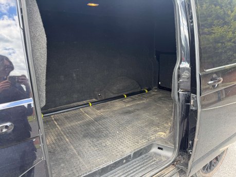 Volkswagen Transporter 2.0 Transporter T32 Sportline TDI 180 SWB 21