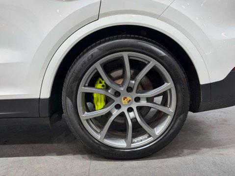 Porsche Cayenne 3.0 V6 E-Hybrid 14.1kWh SUV 5dr Petrol Plug-in Hybrid TiptronicS 4WD Euro 6 65