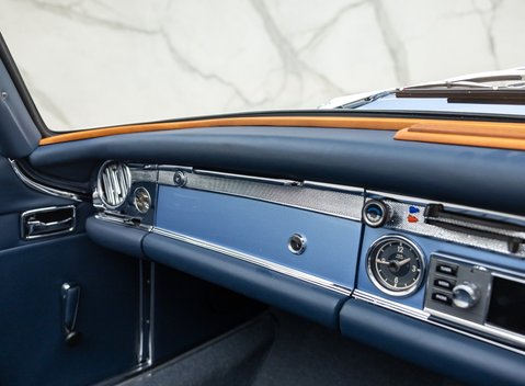 Mercedes-Benz 280 SL W113 Pagoda 22