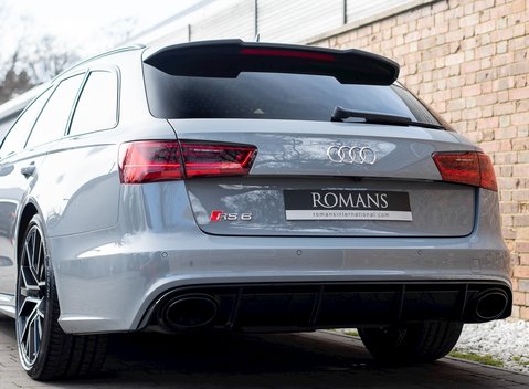 Audi RS6 Avant Performance 26