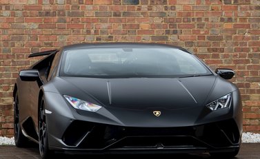 Lamborghini Huracan LP640-4 Performante 1