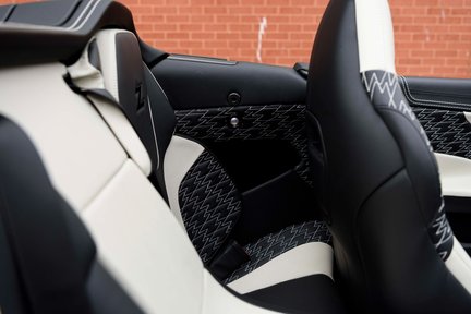 Aston Martin Vanquish Zagato Volante 27