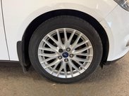 Ford Focus 1.0T EcoBoost Zetec Euro 5 (s/s) 5dr 23
