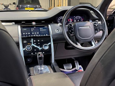 Land Rover Discovery Sport 2.0 Discovery Sport R-Dynamic HSE D Auto 4WD 5dr 9