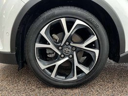 Toyota C-HR 1.8 C-HR-Dynamic HEV CVT 5dr 12