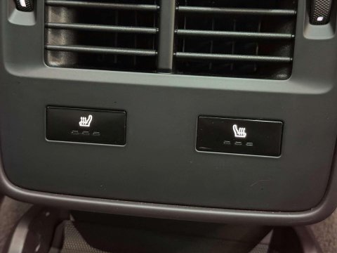 Porsche Taycan Performance Plus 93.4kWh Turbo Saloon 4dr Electric Auto 4WD (680 ps) 52