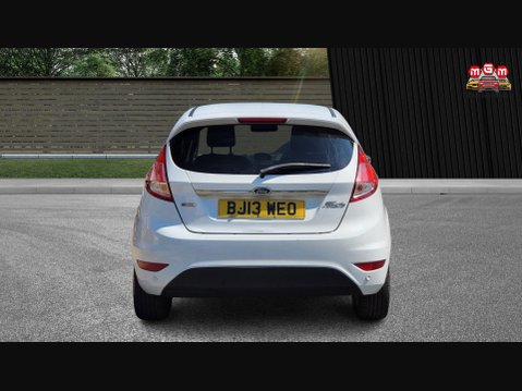 Ford Fiesta TITANIUM 7