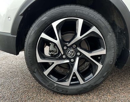 Toyota C-HR 1.8 C-HR-Dynamic HEV CVT 5dr 14