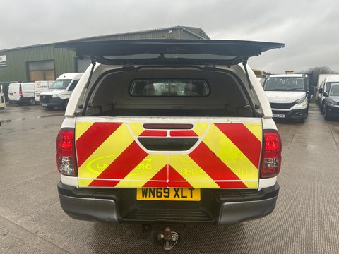 Toyota Hilux ACTIVE 4WD D-4D DCB 10