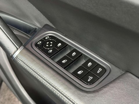 Porsche Cayenne 4.0 Cayenne V8 T Auto 4WD 5dr 43
