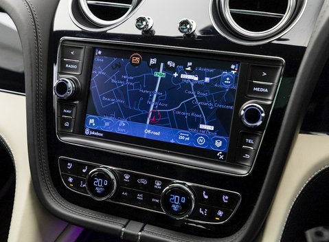 Bentley Bentayga W12 Mulliner 25