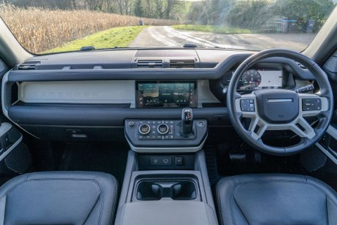 Land Rover Defender P400e XS Edition PHEV 12