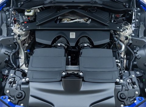 Aston Martin DB12 V8 33