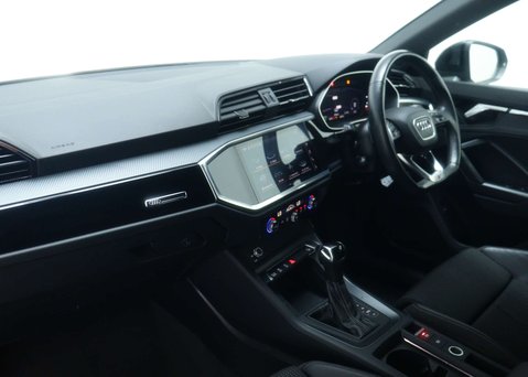 Audi Q3 1.5 TFSI CoD 35 Black Edition SUV 5dr Petrol S Tronic Euro 6 (s/s) (150 ps) 46