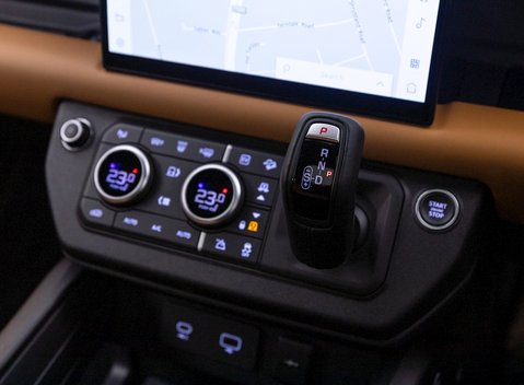 Land Rover Defender 110 X P400e 20