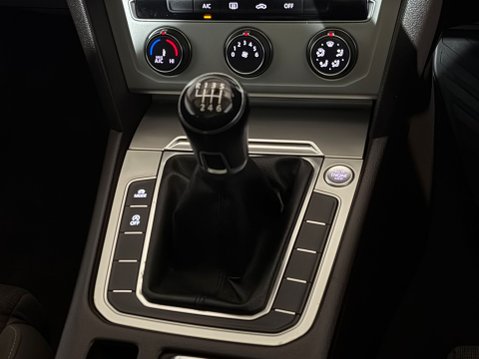 Volkswagen Passat SE BUSINESS TDI BLUEMOTION TECHNOLOGY 15