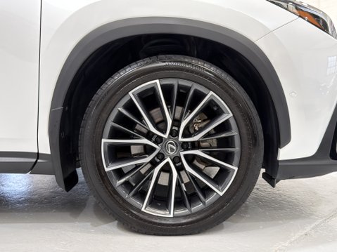 Lexus NX 450H PLUS TAKUMI Pan Roof + Mark Levinson Sound 23