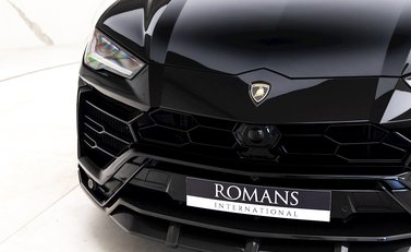 Lamborghini Urus NERO Design 26
