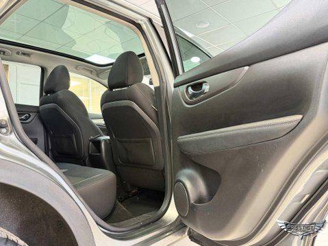 Nissan Qashqai 1.5 dCi N-Connecta Euro 6 (s/s) 5dr 44