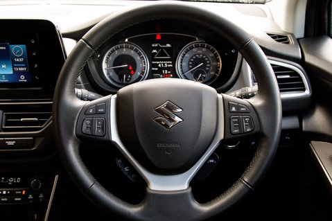 Suzuki SX4 S-Cross MOTION BOOSTERJET MHEV 20