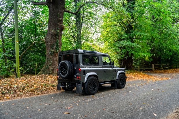Land Rover Defender 90 TD XS STATION WAGON. COMPREHENSIVE LSH. VB AIR SUSPENSION. KHAN WHEELS. 1