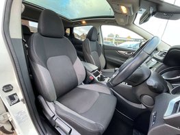 Nissan Qashqai 1.3 Qashqai N-Connecta DiG-T 5dr 56