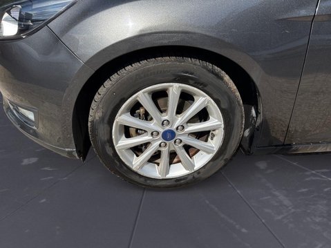 Ford Focus 1.0T EcoBoost Titanium Auto Euro 6 (s/s) 5dr 10