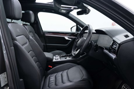 Volkswagen Touareg 3.0 Touareg V6 Black Edition TDI Auto 4WD 5dr 19