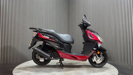Lexmoto Titan 125 2021 ONLY 6K PROJECT SCOOTER SPARES OR REPAIR 125CC 1