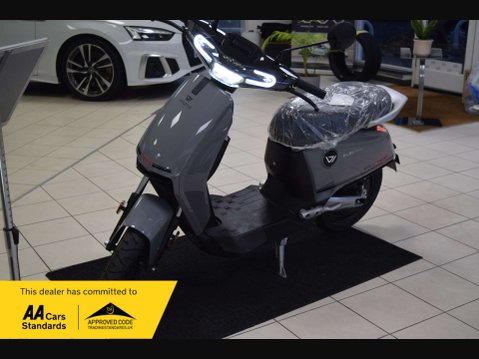 Vmoto Cux Super Soco CUX 8