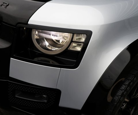 Land Rover Defender 90