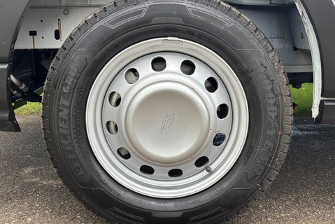 Ford Transit 350 Drw L4 Leader Luton with Tail Lift - Air Con / Rear Camera 30