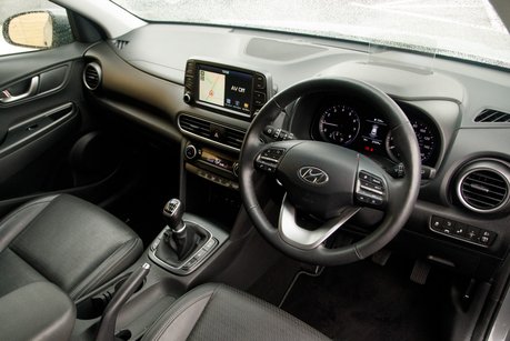 Hyundai KONA PREMIUM SE
